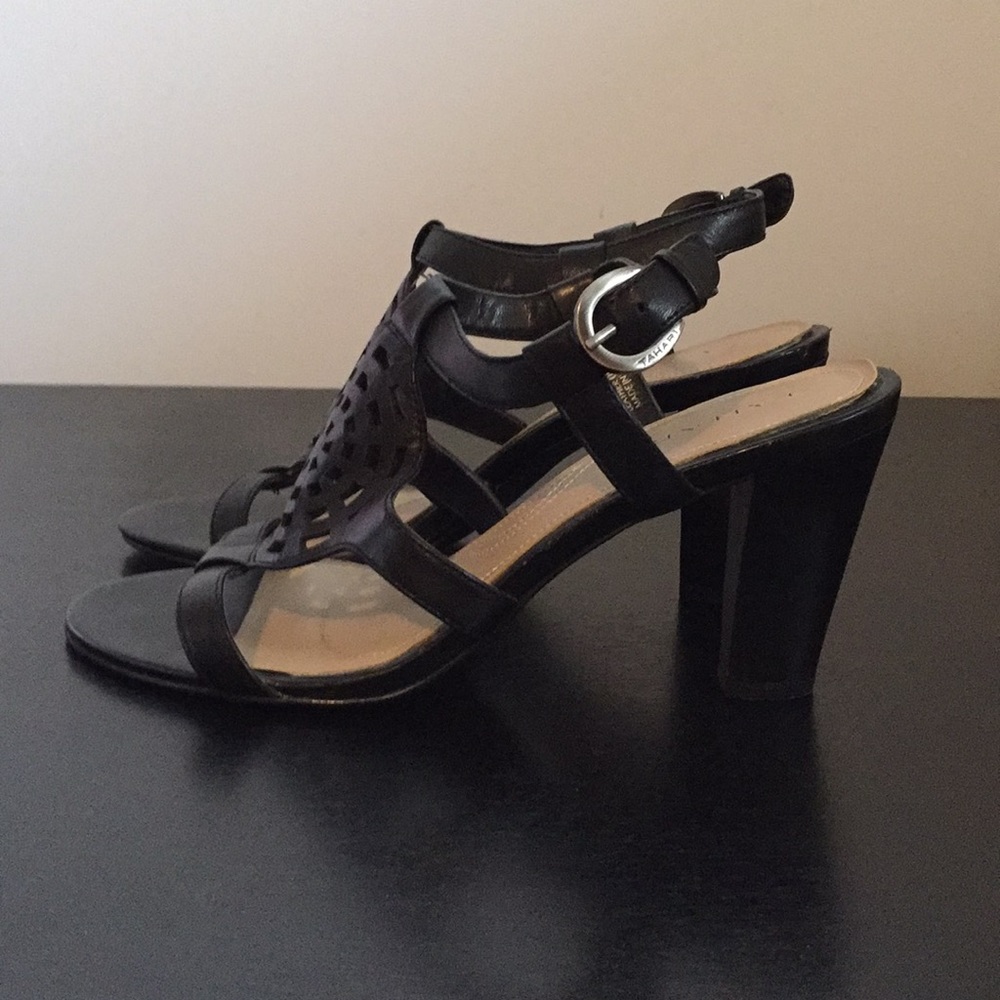Fun Sandals - Picture 2 of 3